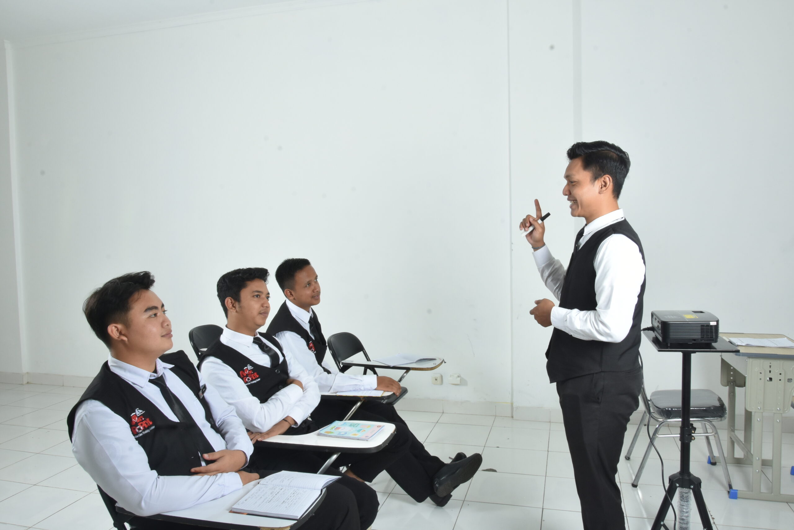 Syarat loker dan Gaji lulusan perhotelan di kapal pesiar pemula